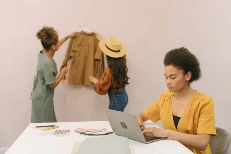 A Fresh fashion, beauty, and lifestyle Angle for Writing About techslassh.com
