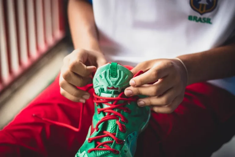 Colourful Sneakers Outfit Ideas: How to Style Loud Shoes