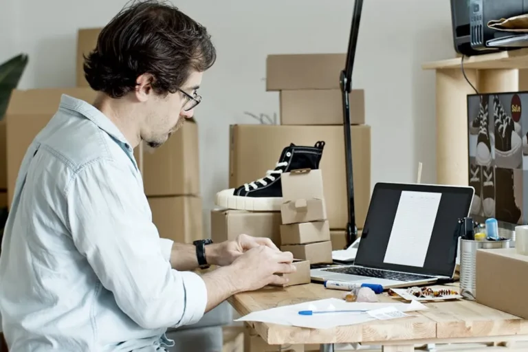Ecommerce Fashion Trends: How Online Shopping Changed Style