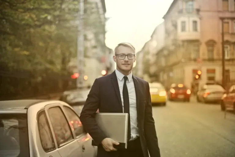 Office Outfit Ideas That Still Feel Stylish
